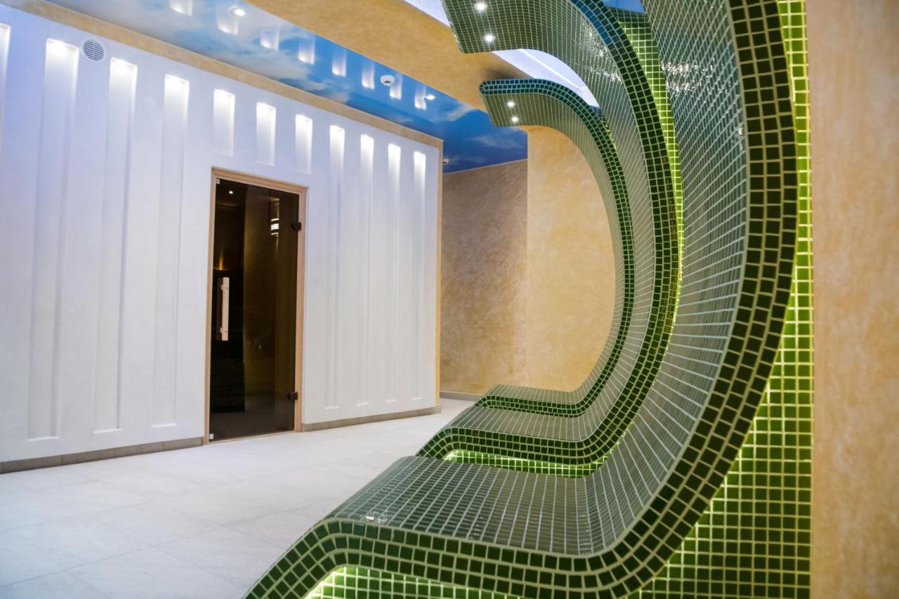 Imperial Hotel&Spa - Băile Olăneşti エクステリア 写真