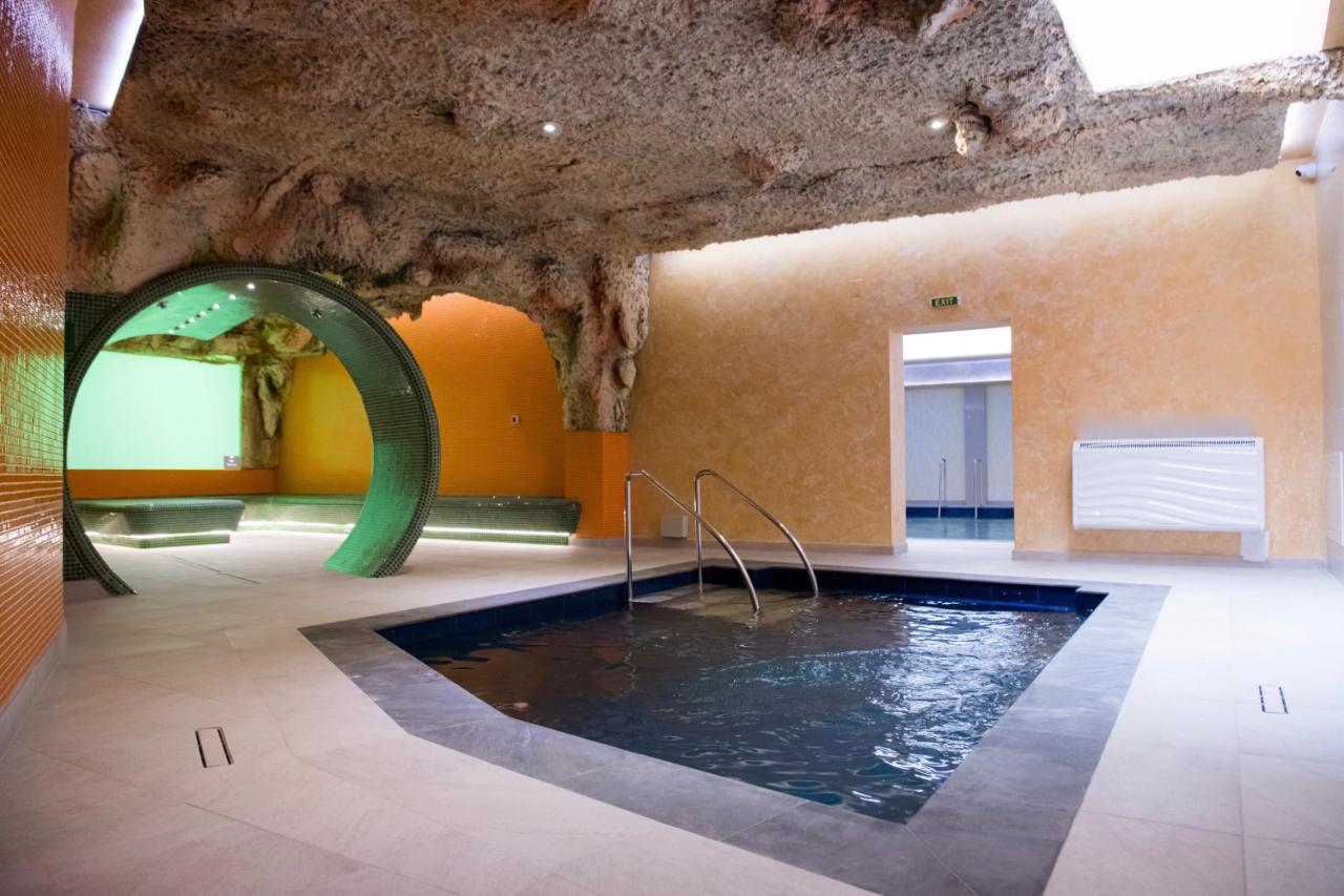 Imperial Hotel&Spa - Băile Olăneşti エクステリア 写真