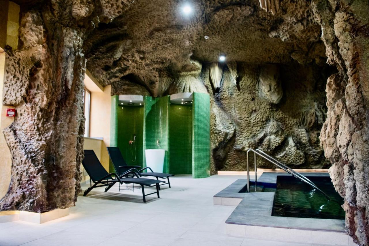 Imperial Hotel&Spa - Băile Olăneşti エクステリア 写真