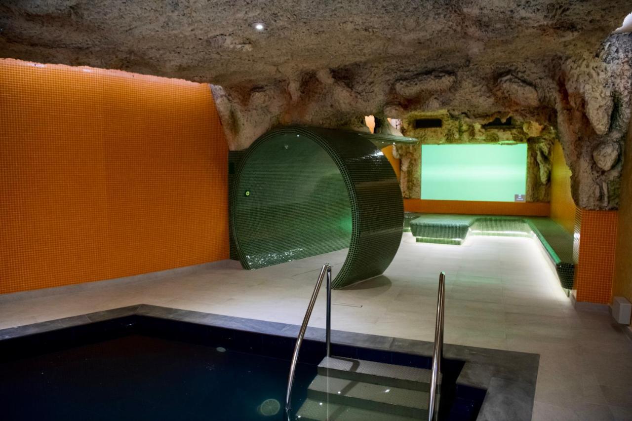 Imperial Hotel&Spa - Băile Olăneşti エクステリア 写真